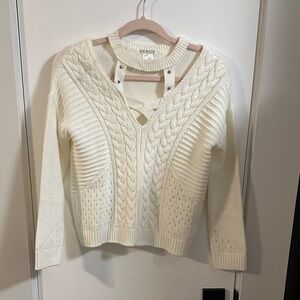 VENUS Women's Ivory Cable Knit Sweater